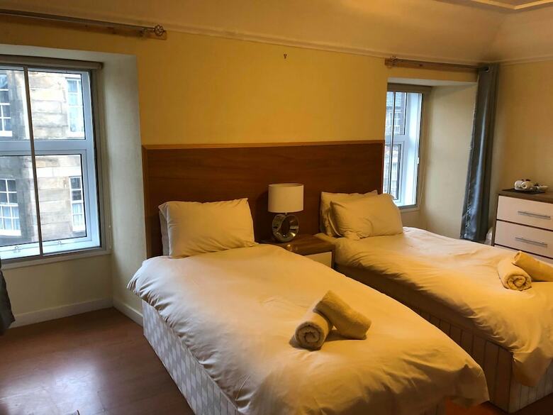 Hostal Oyo Eastbank Hotel