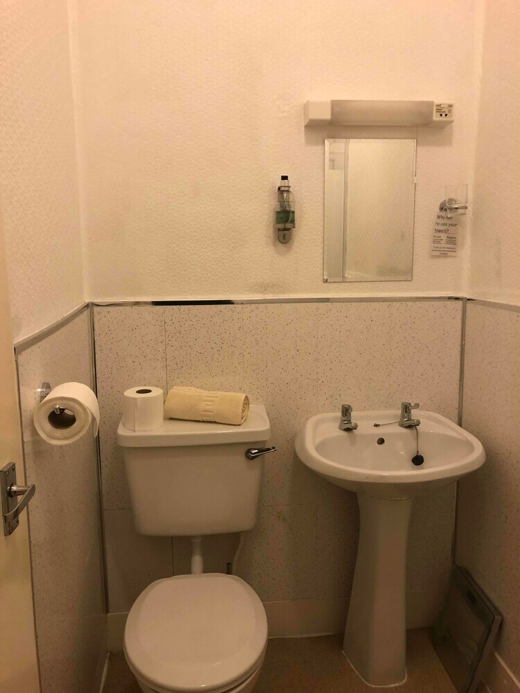 Hostal Oyo Eastbank Hotel