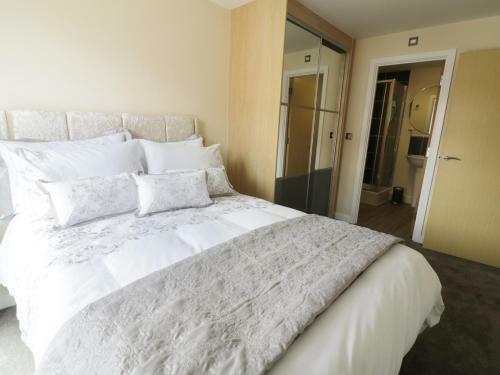 5 Windermere