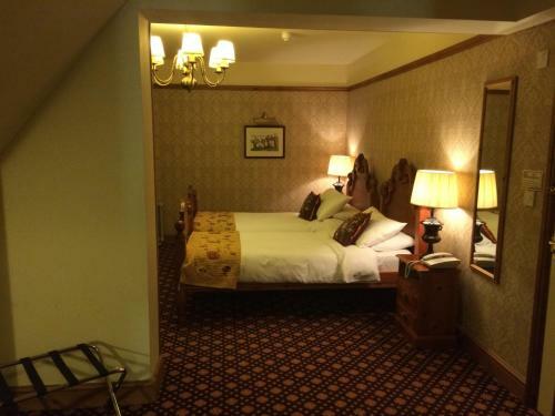 Bridport Arms Hotel