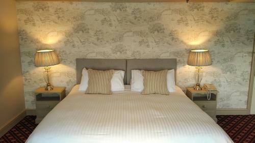 Bridport Arms Hotel