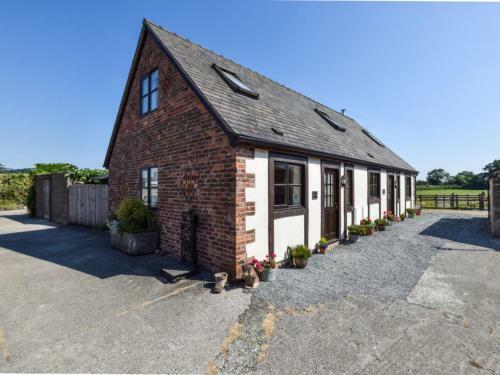 Holiday Home Bwthyn Bach