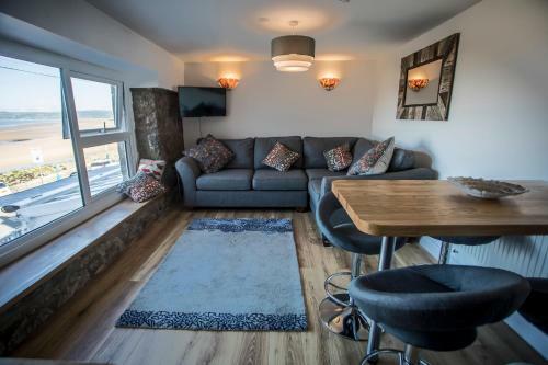 Waters Edge Holiday Apartments