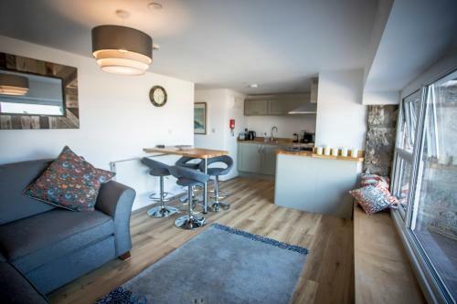 Waters Edge Holiday Apartments