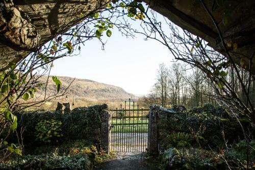 Hostal Witherslack Hall Farmhouse