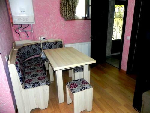 Apartment On 9 April