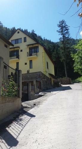 Hostal Guest House Borjomi Forest