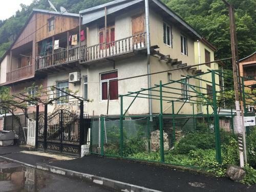 Hostal Thorely's Guest House