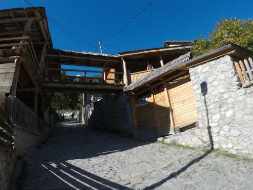Hostal Mestialux Guesthouse