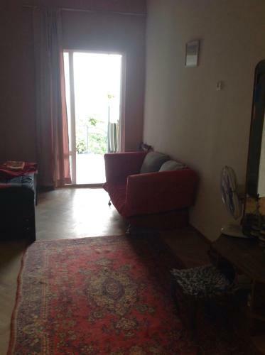 Hostal L House