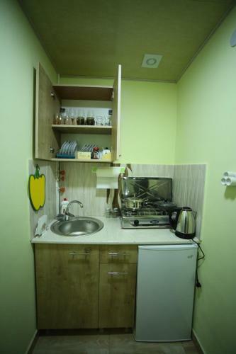Hotel Maia's Apt 2nd Dead End