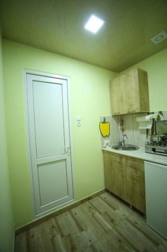 Hotel Maia's Apt 2nd Dead End