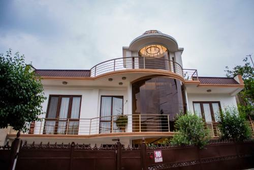 Albergue Check Inn Hotel