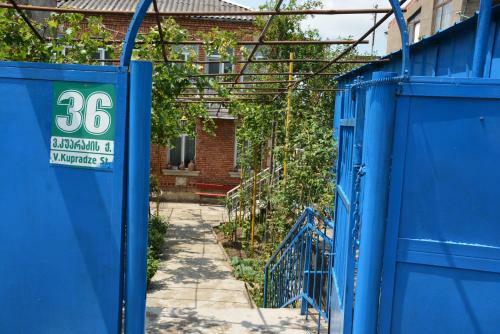 Hostal Friends House In Qd