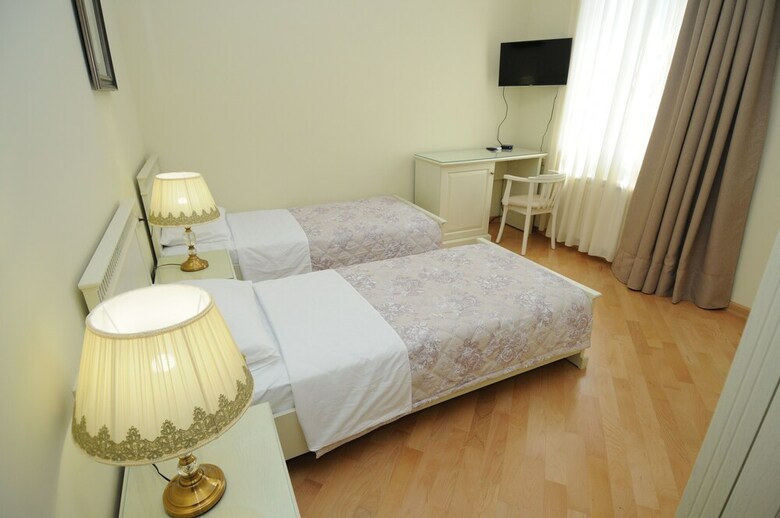 Crown Hotel