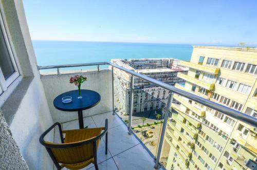 Apartment With Sea View On 22 Floor