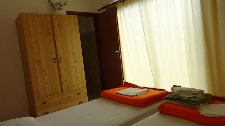 Hostal Paradies