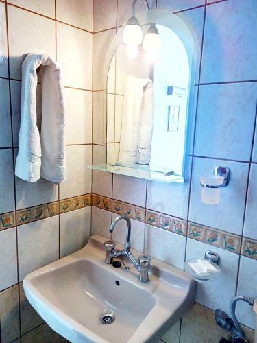 Hotel Theris