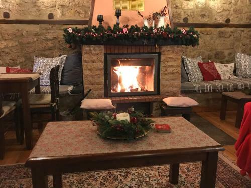Hostal Varosi Guesthouse