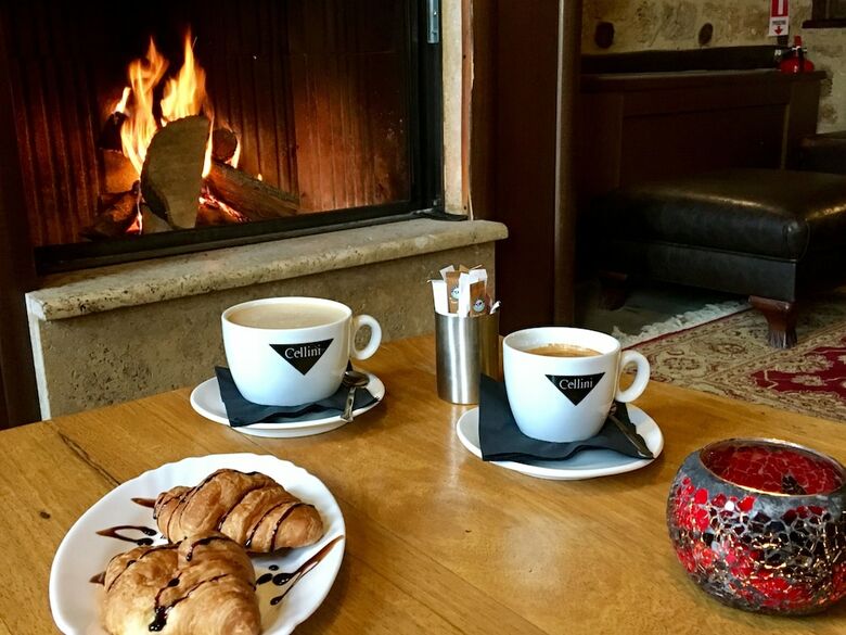 Hotel Varosi 4 Seasons