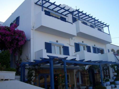 Hostal Pelagia Beach Studios