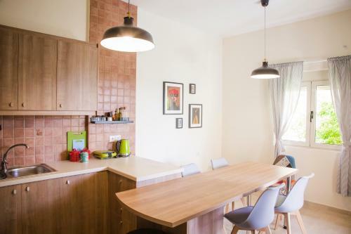 Home Skouloudi