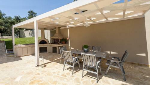 Stephandra Villa