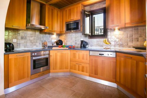 Katsarata Villa Sleeps 4 Pool Wifi