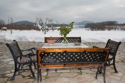 Hostal Guesthouse Paralimnia