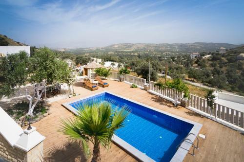 Aristidis Villa-anesis Family
