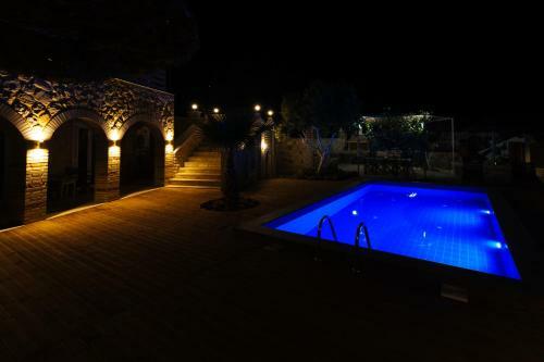 Aristidis Villa-anesis Family