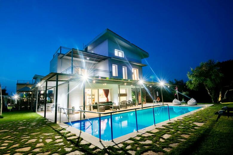 Enervillas Vip Villas With Pool Bbq