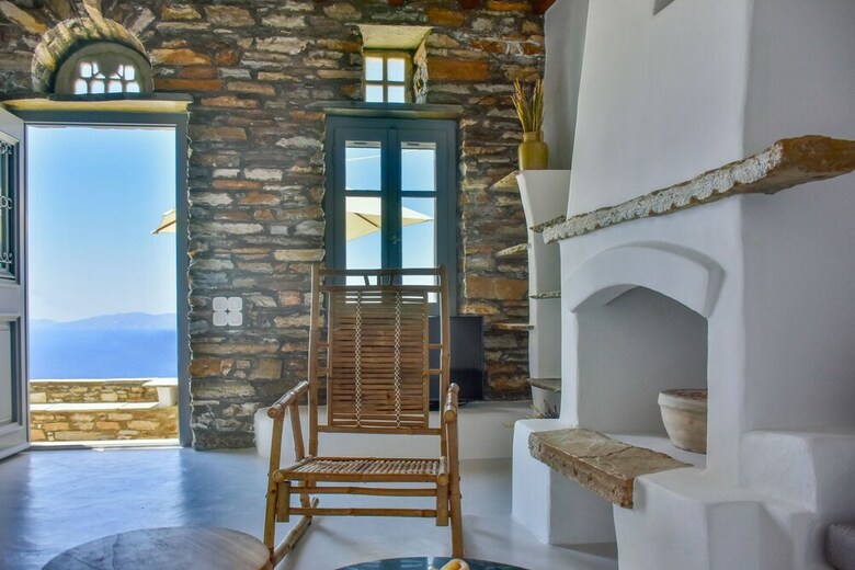 Hotel Living Theros Luxury Suites