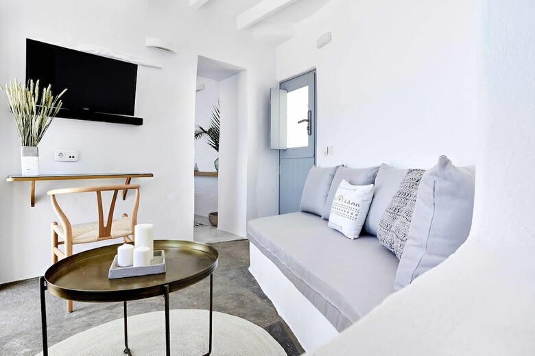 Hotel Living Theros Luxury Suites