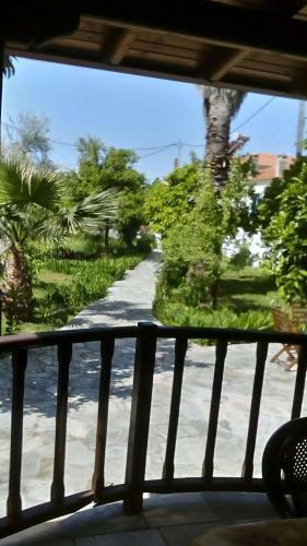 Menelaos Apartments