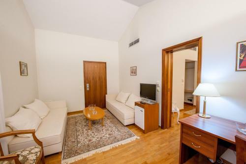 Fthia Hotel