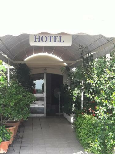 Hostal Hotel Florakis