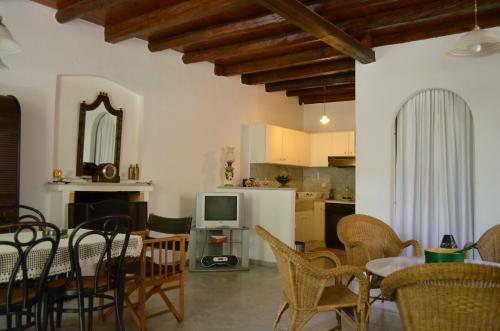 Lovely Traditional Cottage