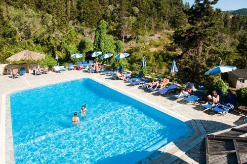 Bastas Hotel & Studios