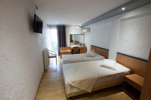 Thomas Beach Hotel