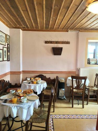 Hostal Nives