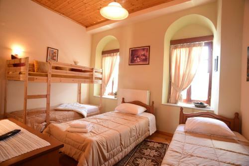 Hostal Guesthouse Gkoura