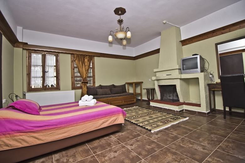 Pliades Hotel