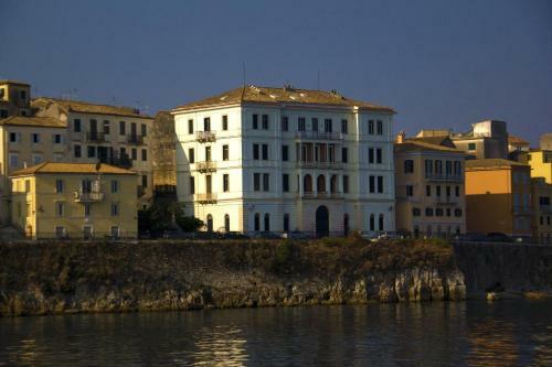 Villa Red Queen