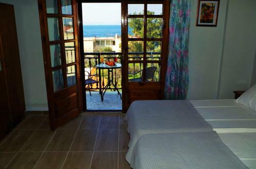 Hostal Sotiras Rooms