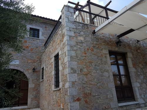 Villa Leonidio Stone House