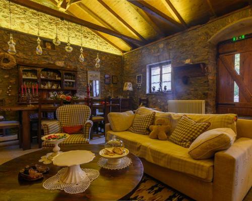Hostal Guesthouse Karahalios