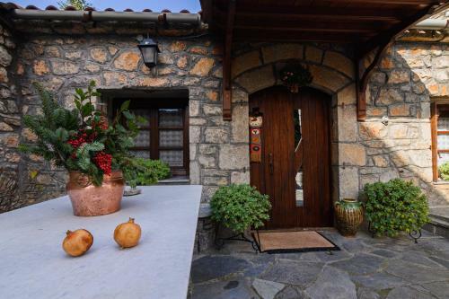 Hostal Guesthouse Karahalios