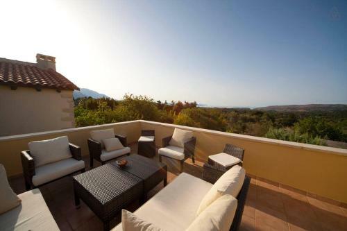 Rustic Villa 1 With Pool