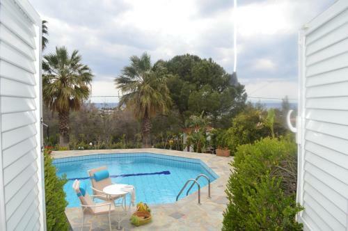 Villa Suites Lagonisi Luxury